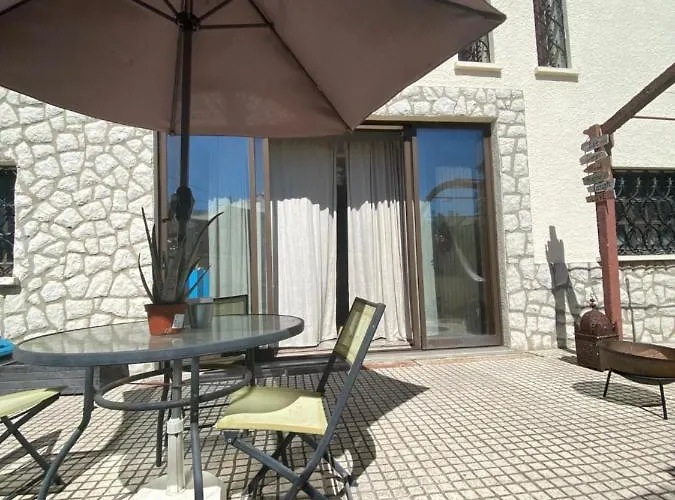 Bunker 11 Surf House Charneca (Setubal)