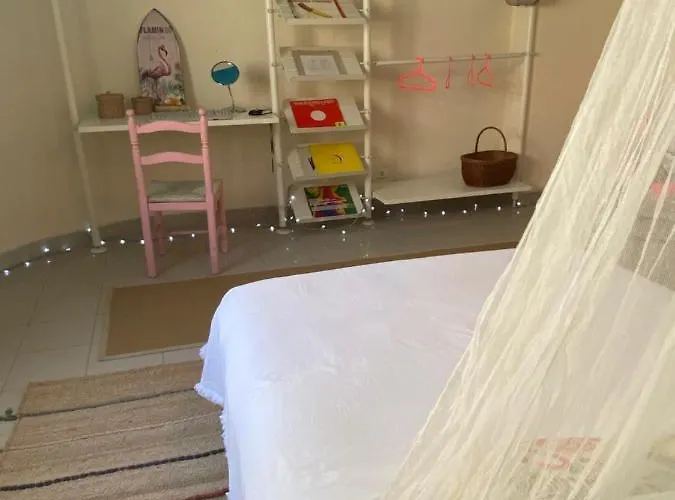 Bunker 11 Surf House Σπίτι διακοπών *