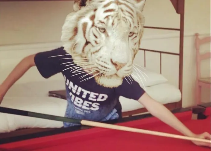 Bunker 11 Surf House *