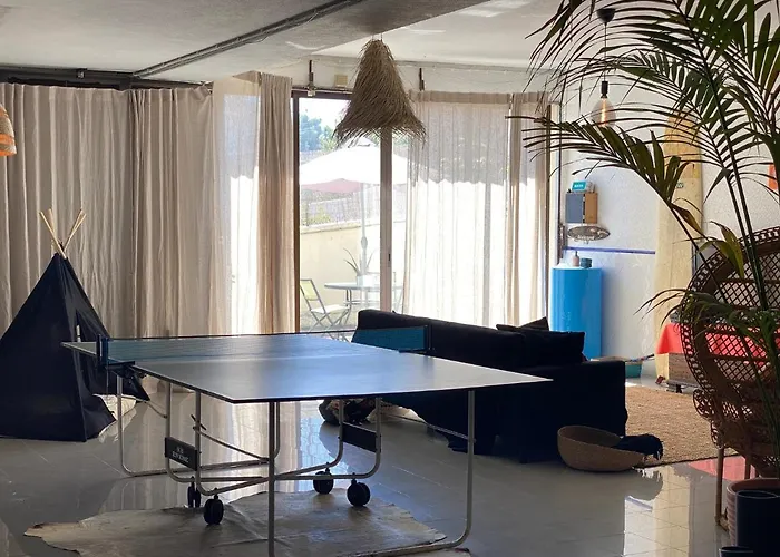 Bunker 11 Surf House *