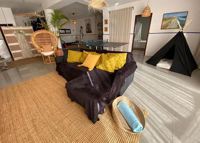 Bunker 11 Surf House *