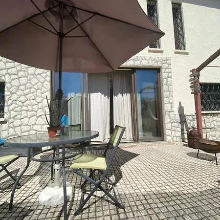 Bunker 11 Surf House Шарнека